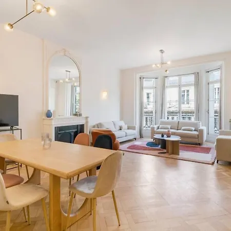 Luxe A La Francaise - 8 Personnes * Paříž
