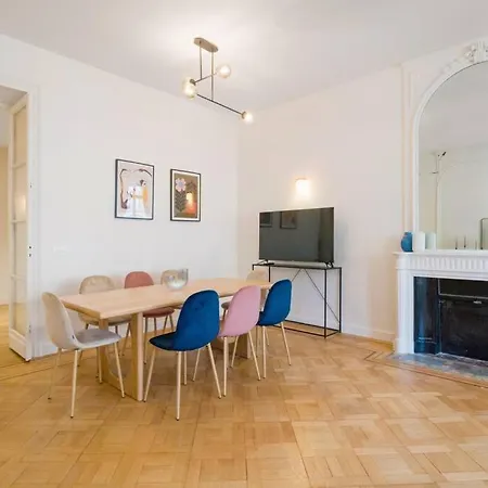 Luxe A La Francaise - 8 Personnes *